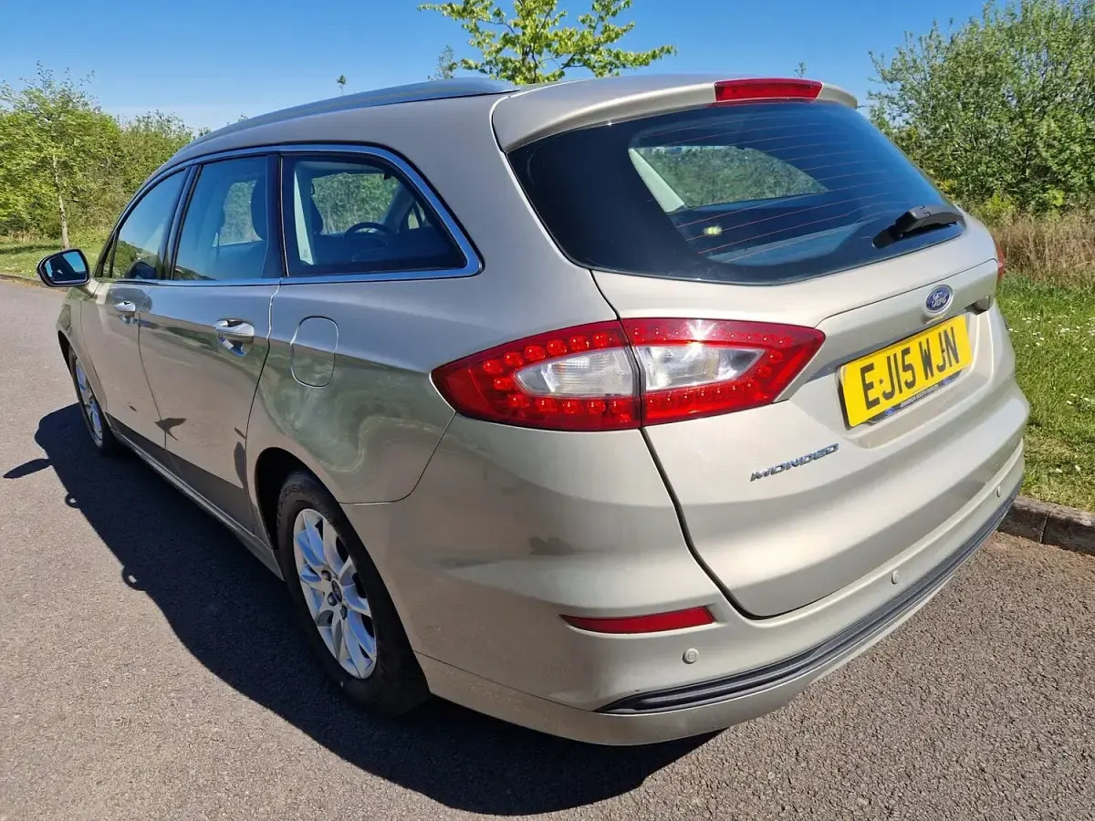Used Ford Mondeo Zetec 160 HP (117 kW) 2015 Silver Estate