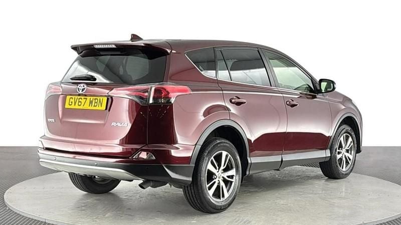 Used Toyota RAV4 Business Edition 143 HP (105 kW) 2017 Red SUV