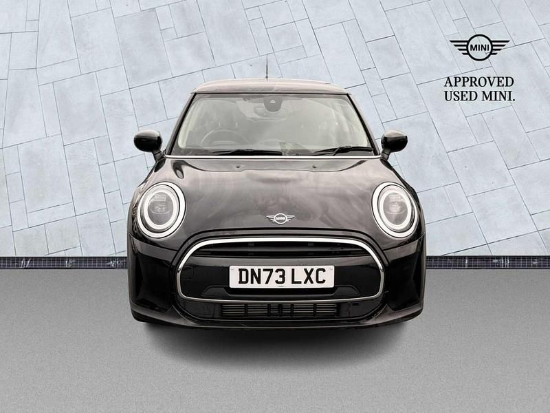 Używany Mini Cooper Classic 134 KM (98 kW) 2023 Czarny Hatchback