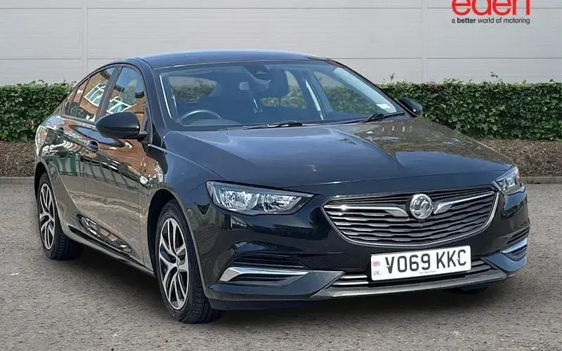Used Vauxhall Insignia Design Edition 110 HP (80 kW) 2019 Hatchback