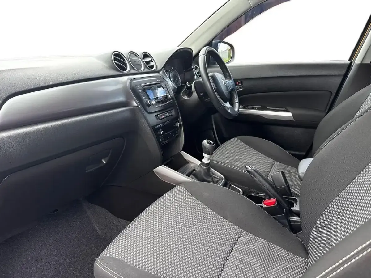 Used Suzuki Vitara SZ4 127 HP (93 kW) 2021 Yellow SUV
