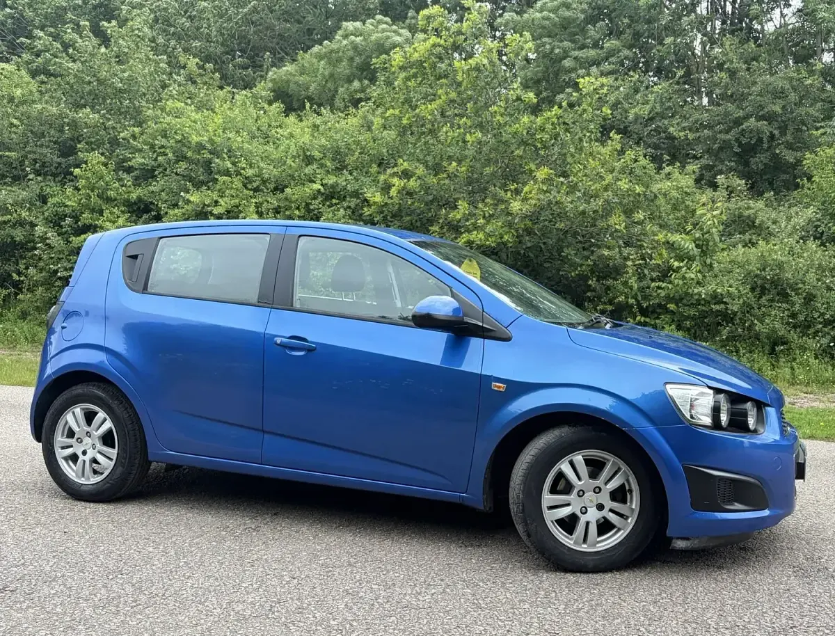 Used Chevrolet Aveo LT 2012 Blue Hatchback