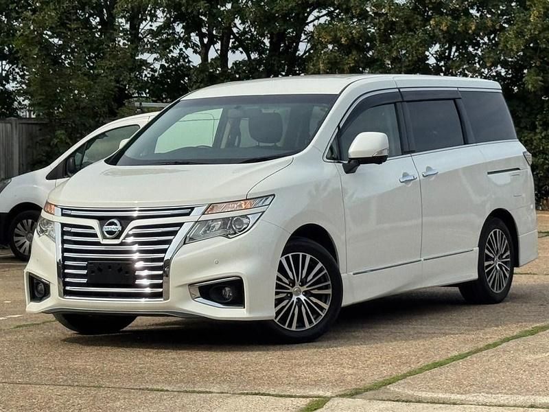 Used Nissan Elgrand 2017 White MPV