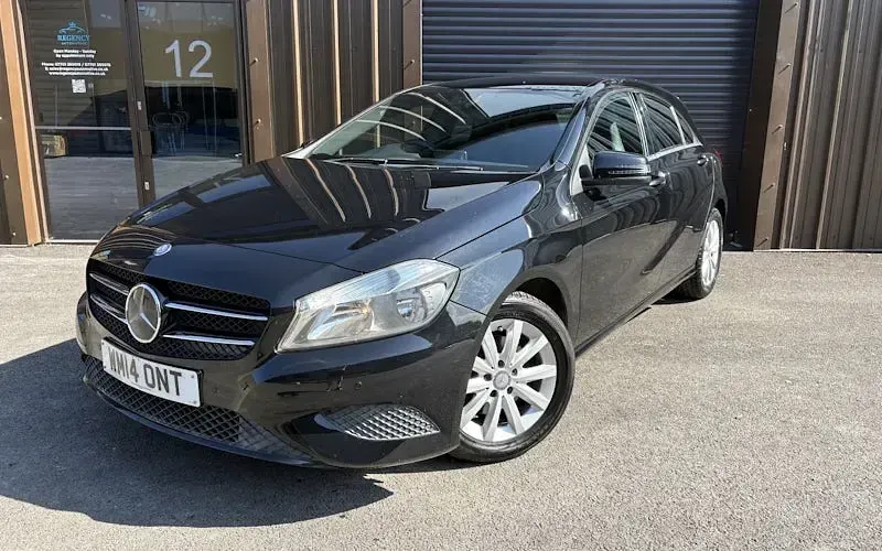 Used Mercedes A180 SE 122 HP (89 kW) 2013 Black Hatchback