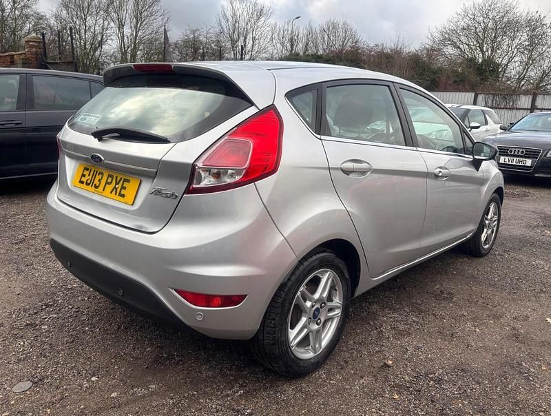 Used Ford Fiesta Zetec 82 HP (60 kW) 2013 Silver Hatchback