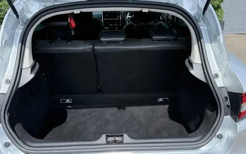 Used Renault Clio 200 HP (147 kW) 2014 Silver Hatchback