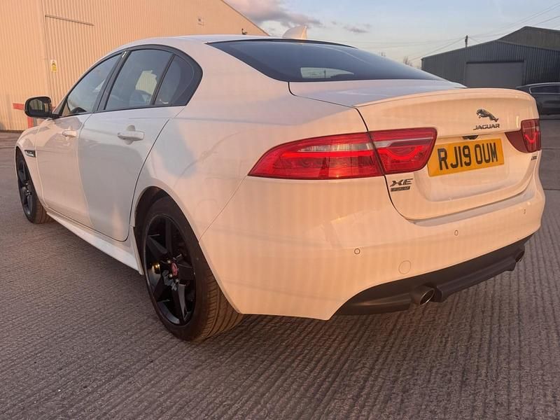 Used Jaguar XE R-Sport 250 HP (183 kW) 2019 White Sedan