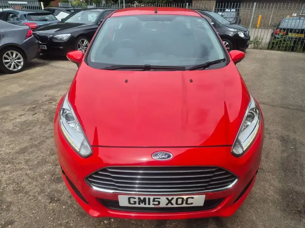 Used Ford Fiesta Zetec 82 HP (60 kW) 2015 Red Hatchback
