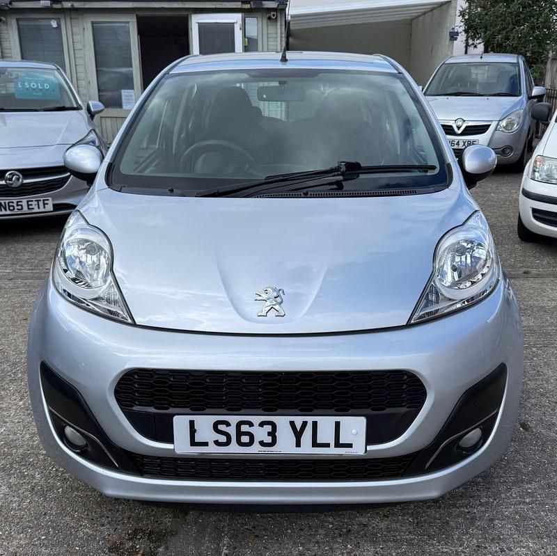 Second-hand Peugeot 107 Active 68 CP (50 kW) 2014 Argintiu Hatchback