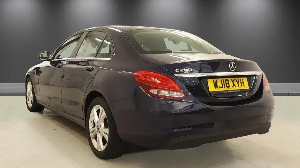 Used Mercedes C200 Executive 184 HP (135 kW) 2018 Blue Sedan