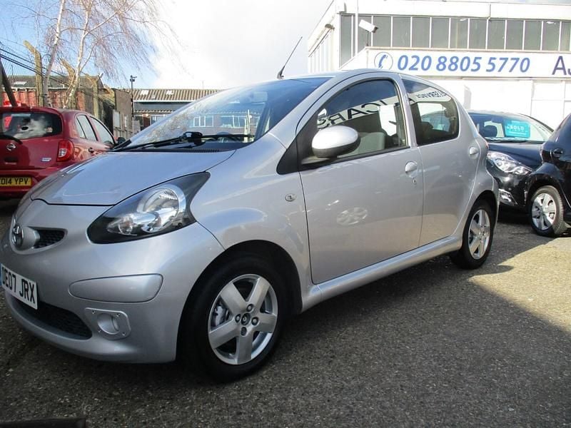 Used Toyota Aygo Sport 67 HP (49 kW) 2007 Silver Hatchback