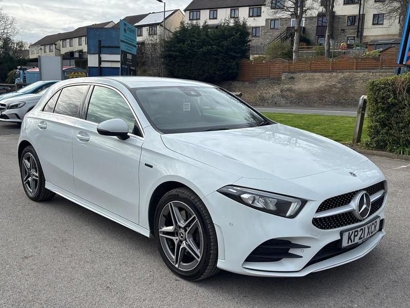 Used Mercedes A250 Executive 218 HP (160 kW) 2021 White Hatchback