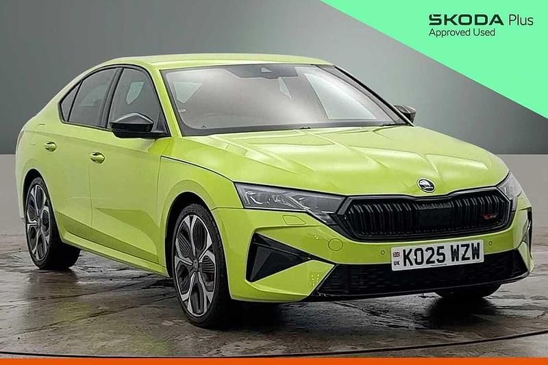 Used Skoda Octavia vRS 195 HP (143 kW) 2025 Hyper green Hatchback