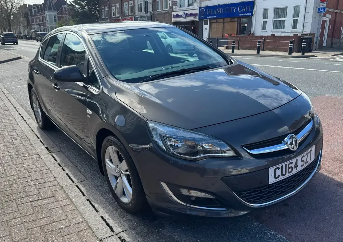 Second-hand Vauxhall Astra SRi 115 CP (84 kW) 2014 Gri Hatchback