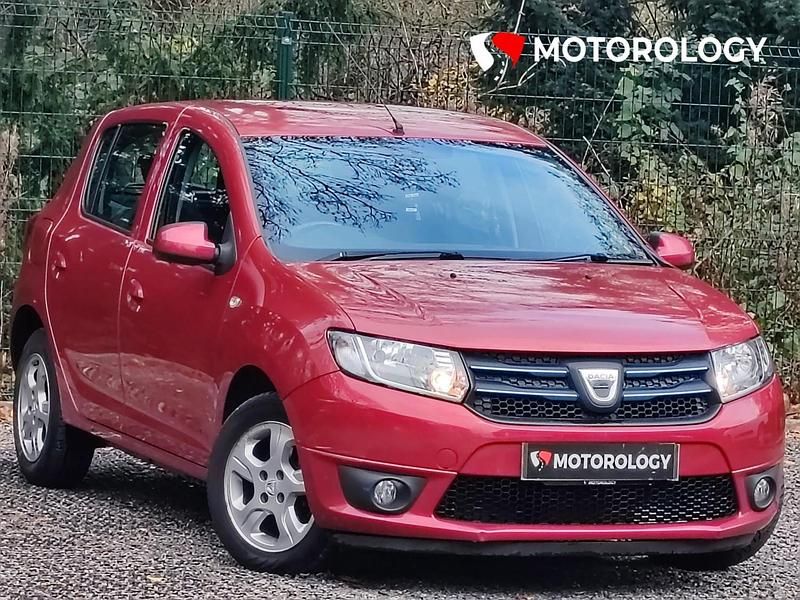 Red Used 2014 Dacia Sandero Lauréate Hatchback | £1,850 (Good price) - Image 1/4