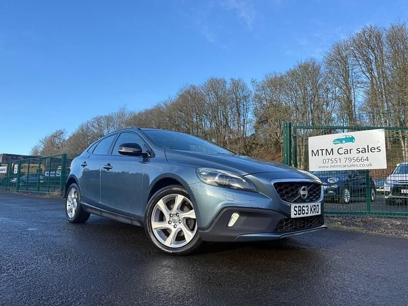 Blue Used 2013 Volvo V40 Hatchback | £6,495 (Fair price) - Image 1/4