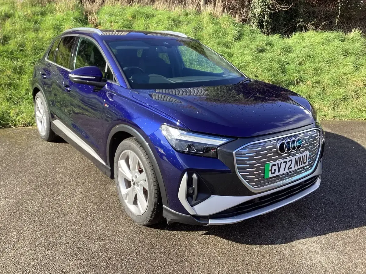 Gebraucht Audi Q4 e-tron S-Line 125 kW (170 PS) 2023 Blau SUV
