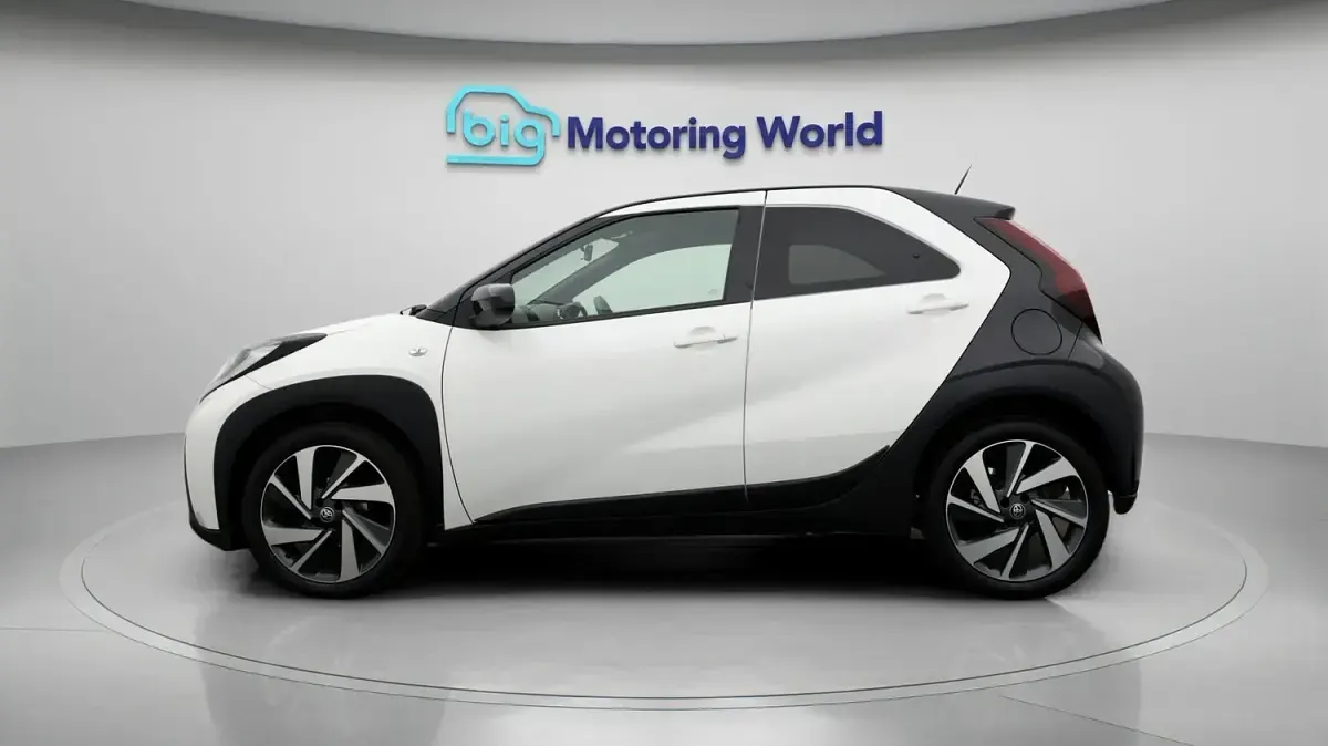 Used Toyota Aygo X 72 HP (52 kW) 2023 White SUV
