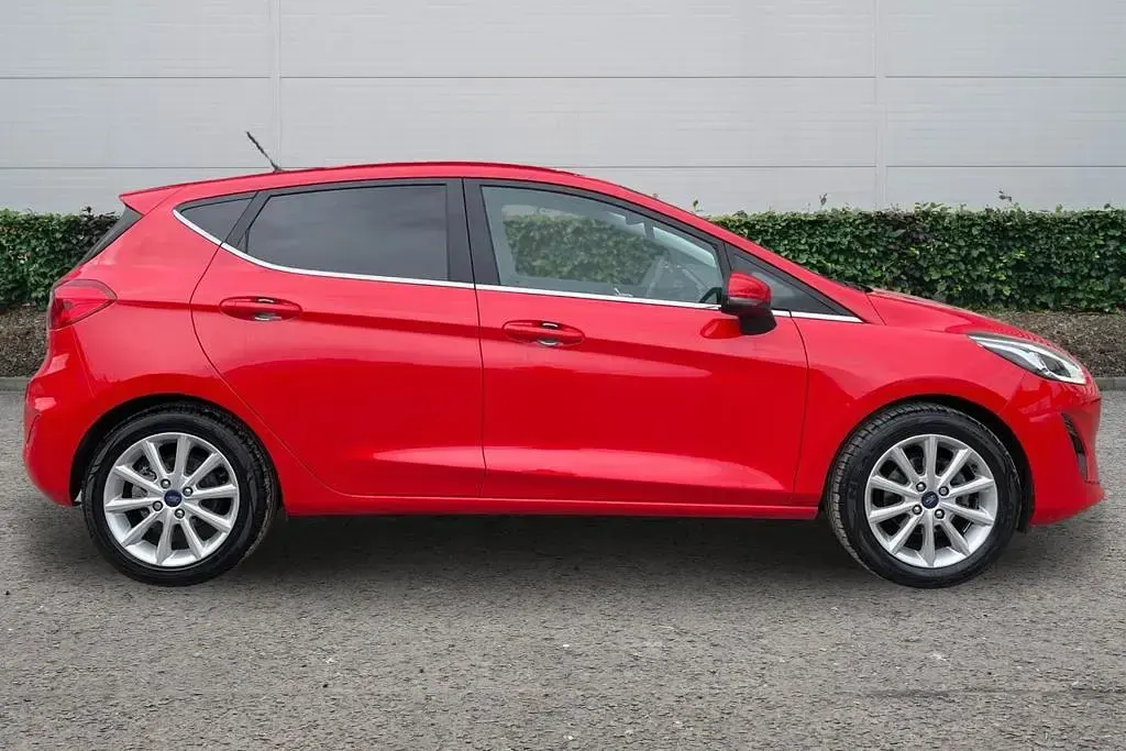 Used Ford Fiesta Titanium 2017 Red Hatchback