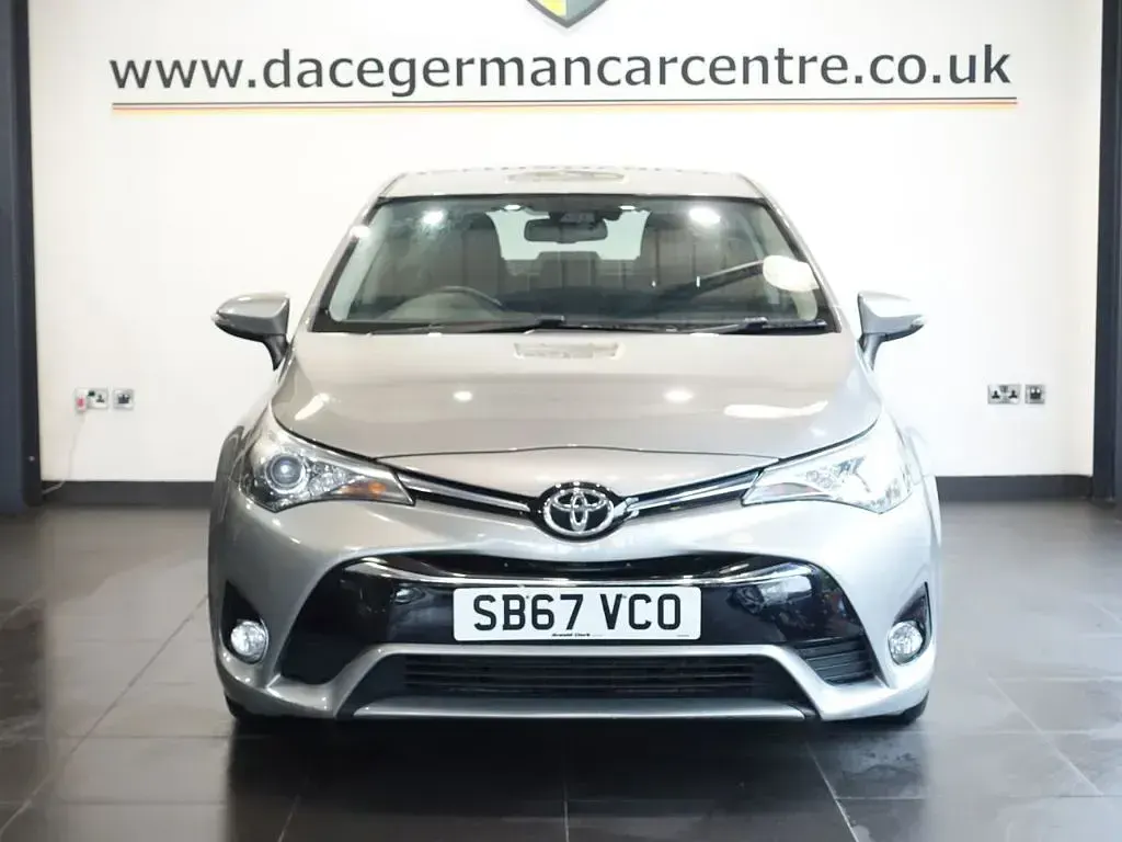 Used Toyota Avensis Business Edition 147 HP (108 kW) 2017 Grey Sedan