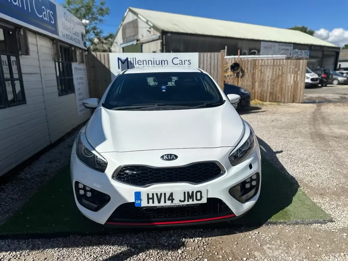 Used Kia ProCeed GT 2014 White Hatchback