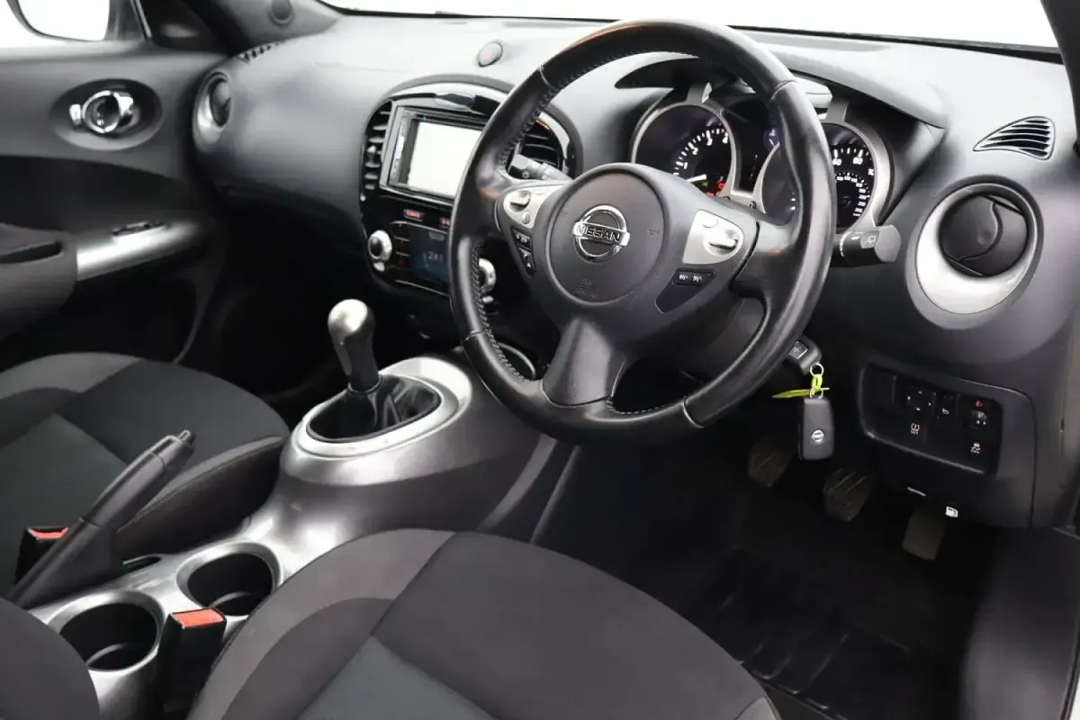 Used Nissan Juke Acenta 112 HP (82 kW) 2019 White SUV