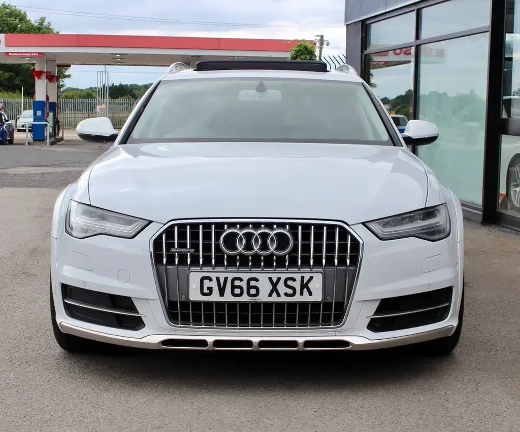 Used Audi A6 Allroad Sport 320 HP (235 kW) 2017 White Estate