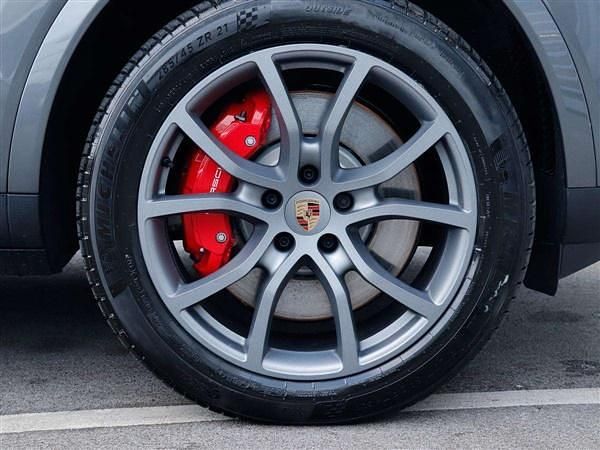 Used Porsche Cayenne S 282 HP (207 kW) 2025 Grey SUV