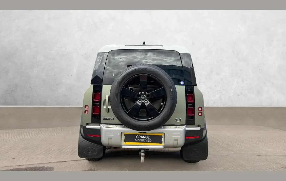 Used Land Rover Defender First Edition 247 HP (181 kW) 2021 Green SUV