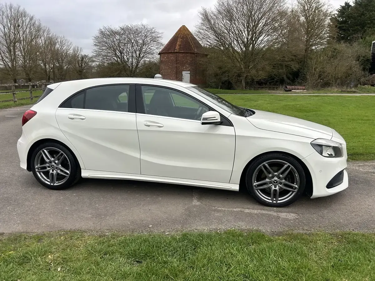 Used Mercedes A160 Executive 2017 White Hatchback