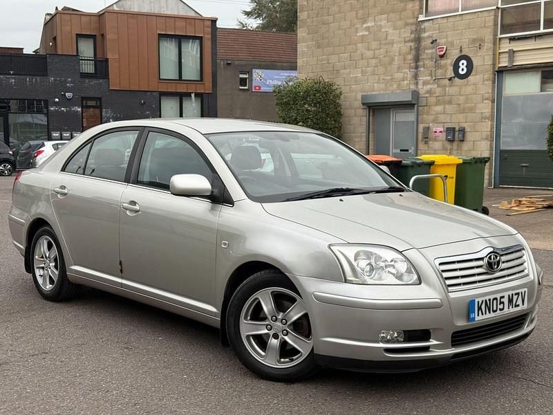 Silver Used 2005 Toyota Avensis T3 Hatchback | £1,995 (Fair price) - Image 1/4