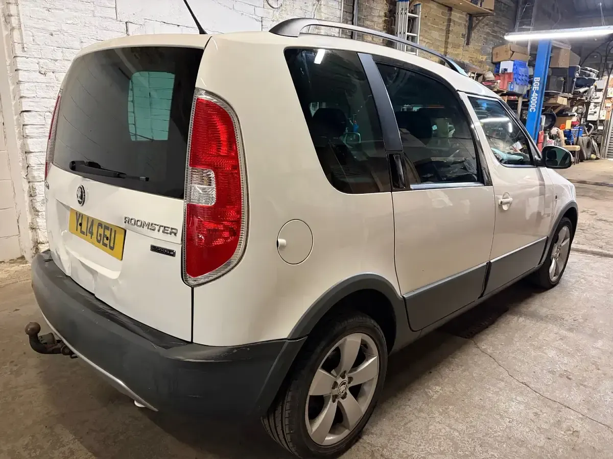 Used Skoda Roomster 105 HP (77 kW) 2014 White MPV