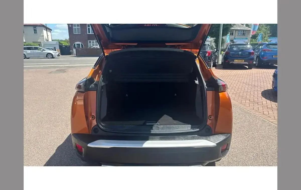 Used Peugeot 2008 Allure+ 128 HP (94 kW) 2023 Orange SUV