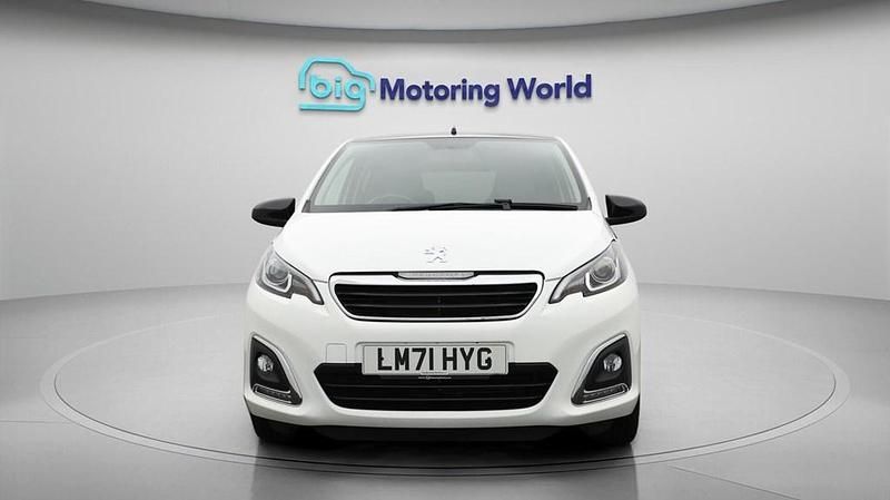 Used Peugeot 108 Allure 72 HP (52 kW) 2021 White Hatchback
