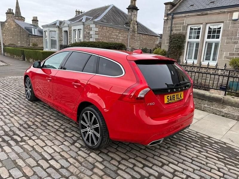 Used Volvo V60 SE Lux 190 HP (139 kW) 2018 Red Estate