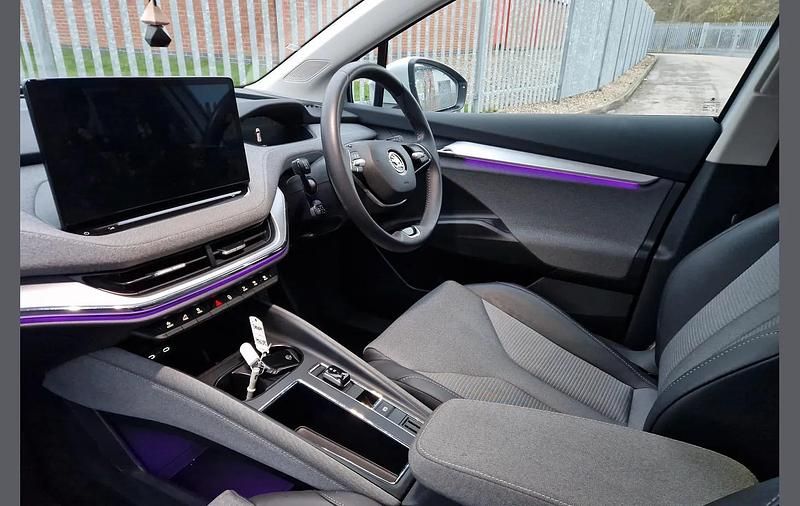 Used Skoda Enyaq iV 125 kW (170 HP) 2024 White SUV