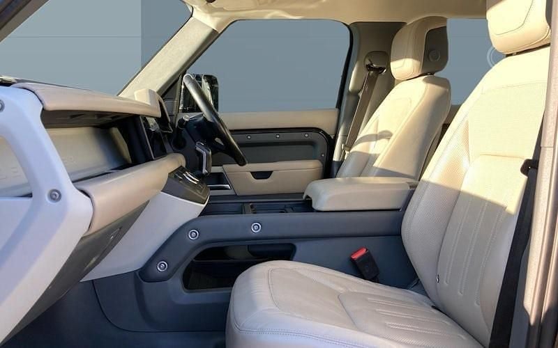 Used Land Rover Defender HSE 300 HP (220 kW) 2024 SUV