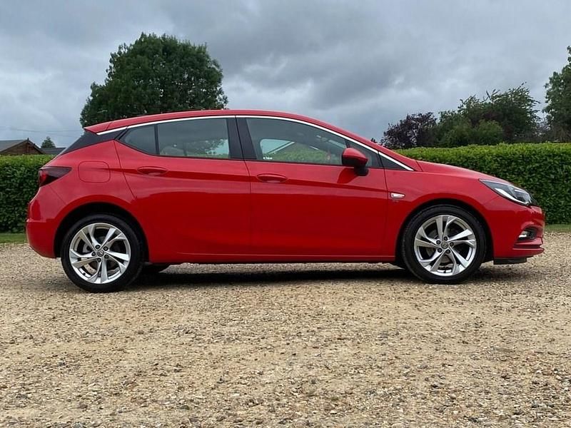 Used Vauxhall Astra SRi 150 HP (110 kW) 2016 Red Hatchback