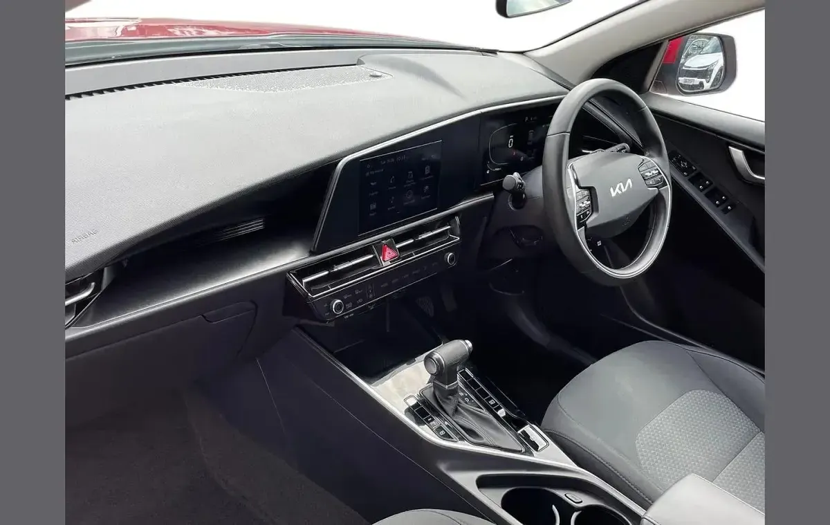 Used Kia Niro 136 HP (100 kW) 2022 Red SUV