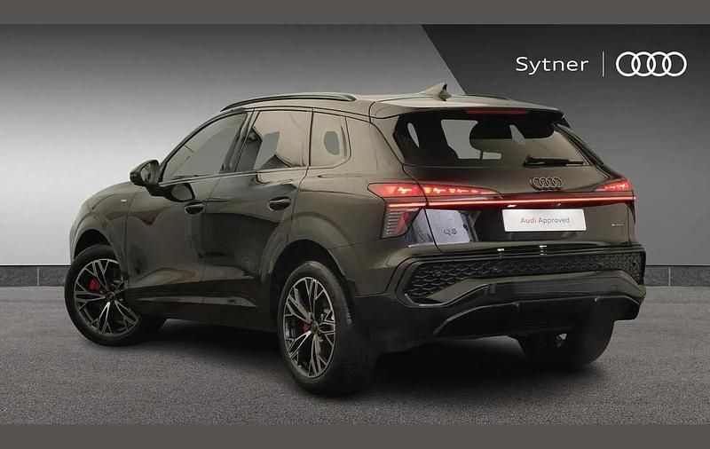New Audi Q3 Advanced 261 HP (191 kW) 2025 Black SUV