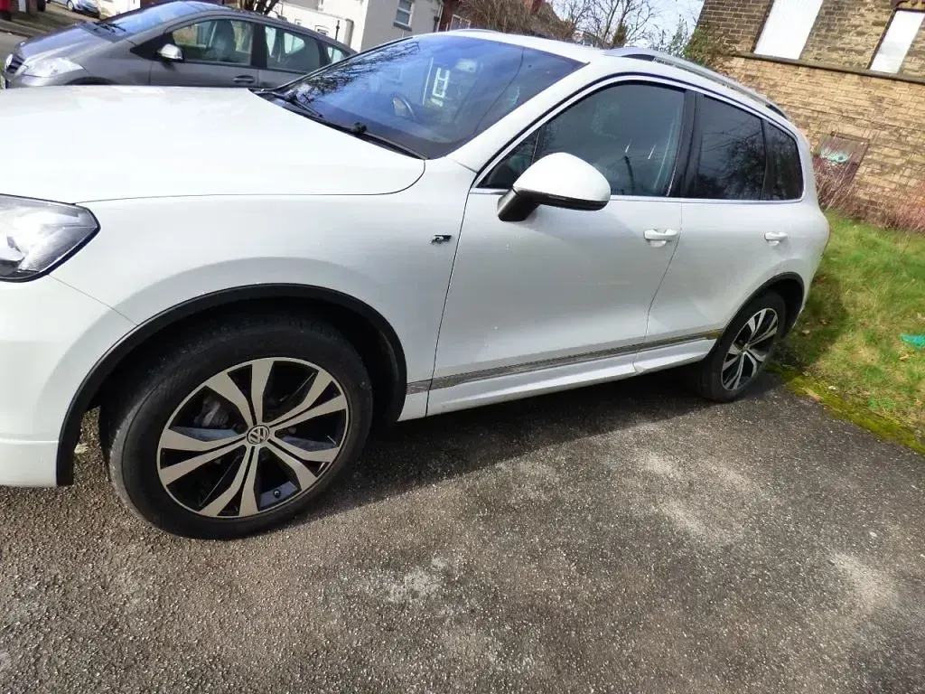 Używany VW Touareg R-line 245 KM (180 kW) 2013 Biały SUV