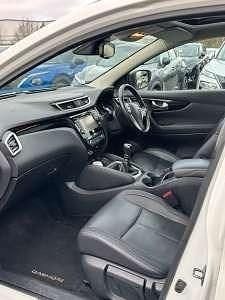 Used Nissan Qashqai Tekna 130 HP (95 kW) 2016 Pure white SUV