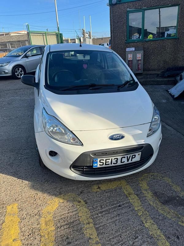 White Used 2013 Ford Ka Studio Hatchback | £1,595 (Good price) - Image 1/4