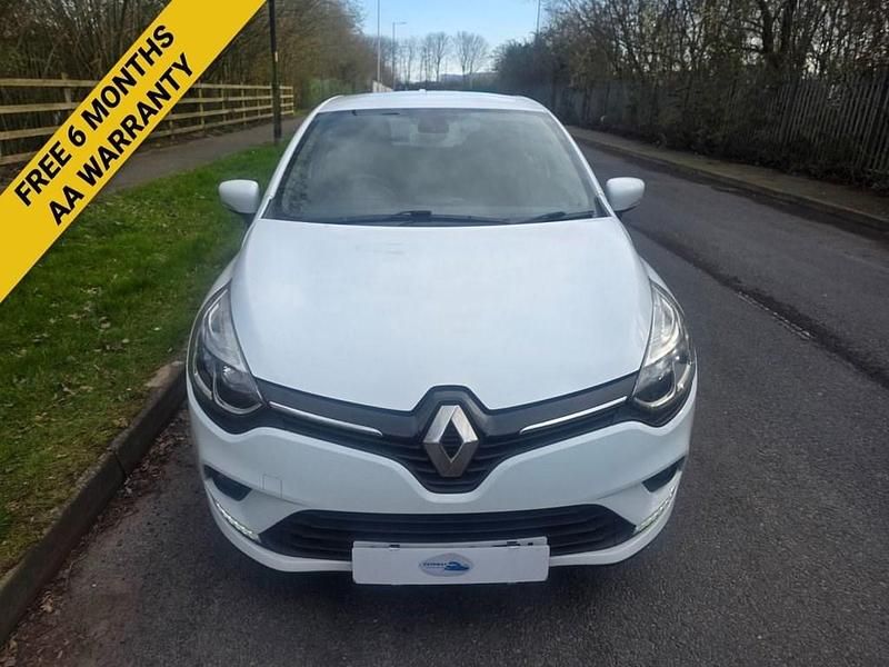 Used Renault Clio IV Dynamique 75 HP (55 kW) 2017 White Hatchback