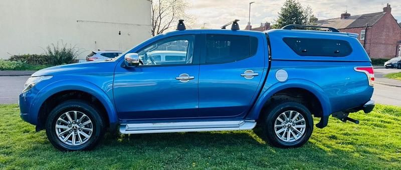 Used Mitsubishi L200 2017 Blue Pickup