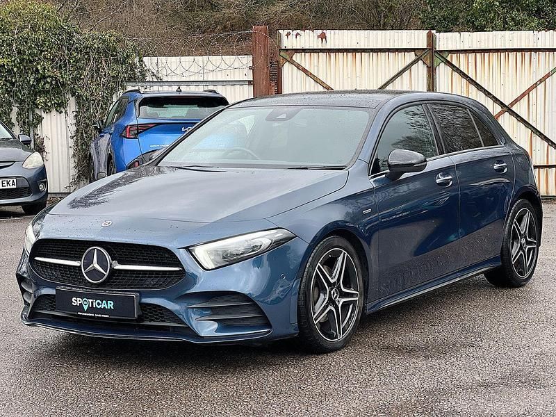 Used Mercedes A180 AMG line 134 HP (98 kW) 2022 Blue Hatchback