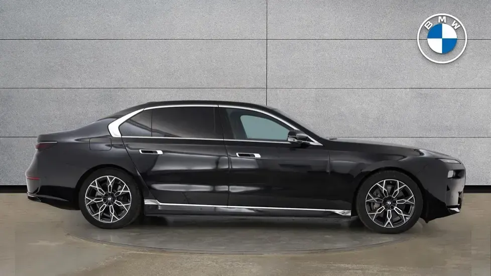 Used BMW i7 Comfort Edition 400 kW (544 HP) 2025 Black Sedan