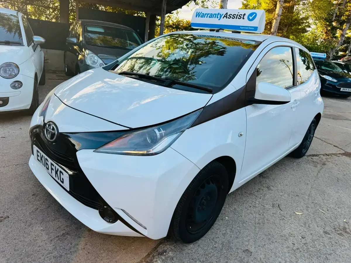 Used Toyota Aygo X-play 2016 White Hatchback