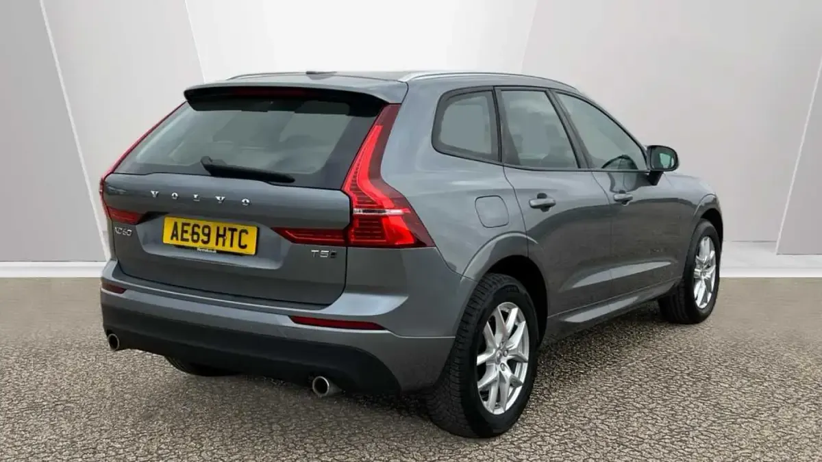 Used Volvo XC60 Momentum 247 HP (181 kW) 2020 SUV