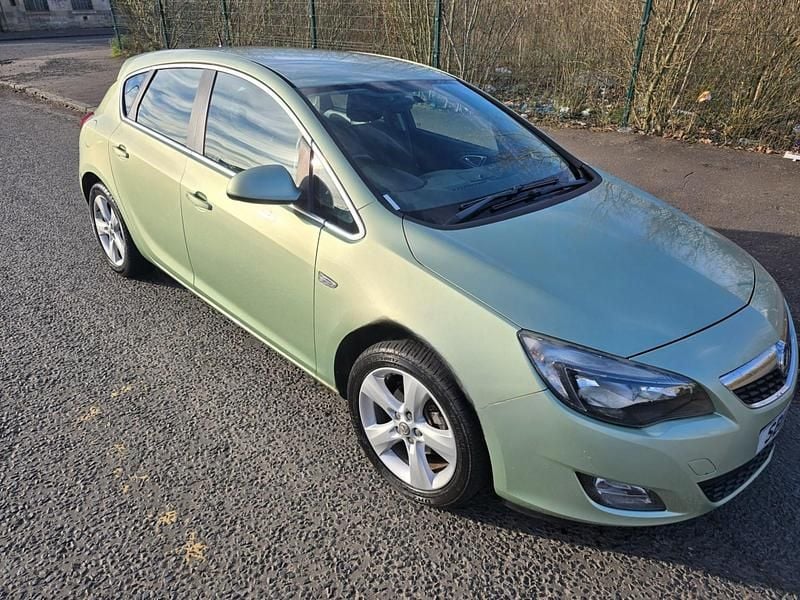 Used Vauxhall Astra SRi 115 HP (84 kW) 2011 Green Hatchback